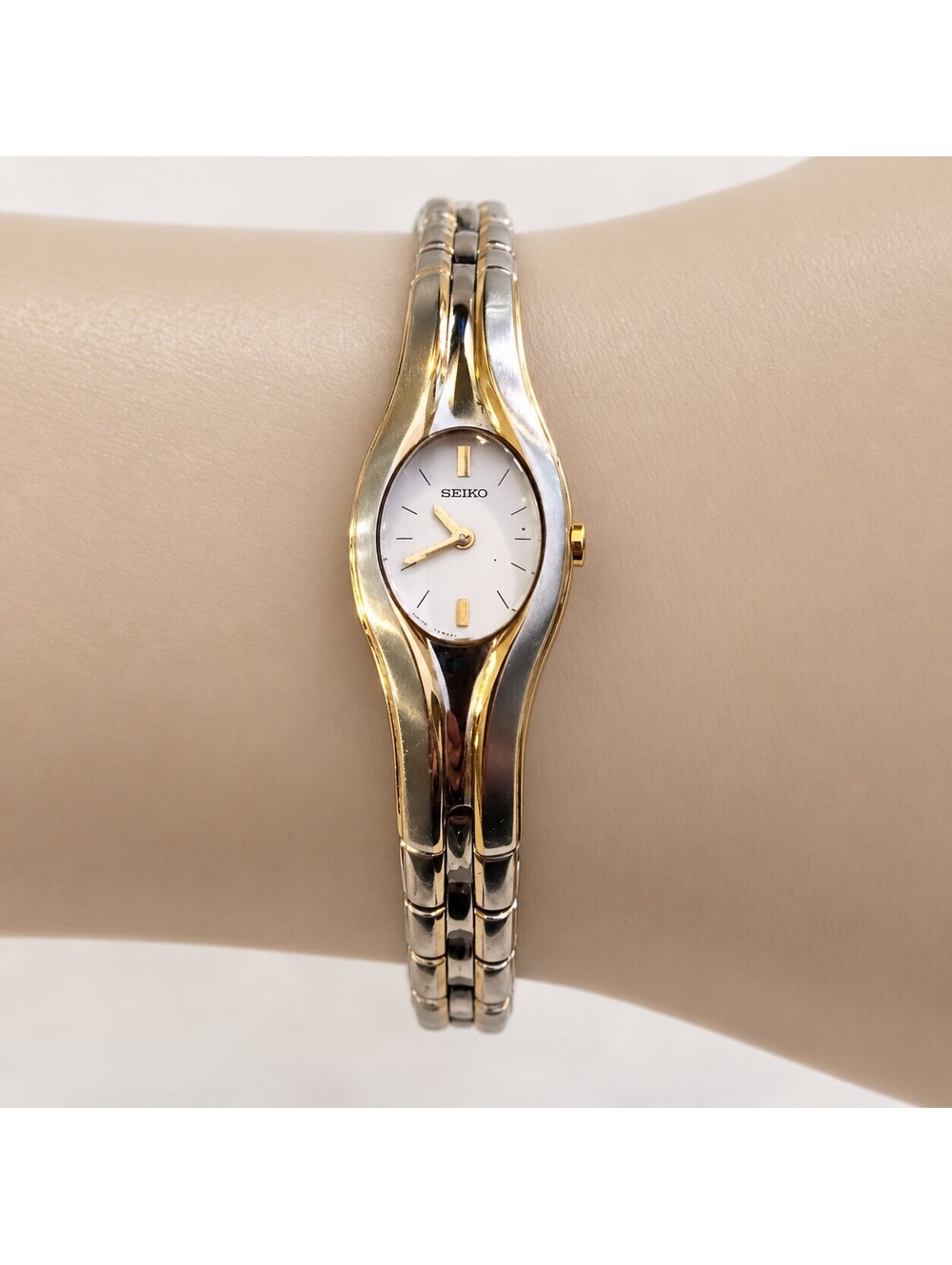 Seiko SUJF60P1 Women’s Two-Tone Quartz Bangle Watch 1N00 – Beautiful Working